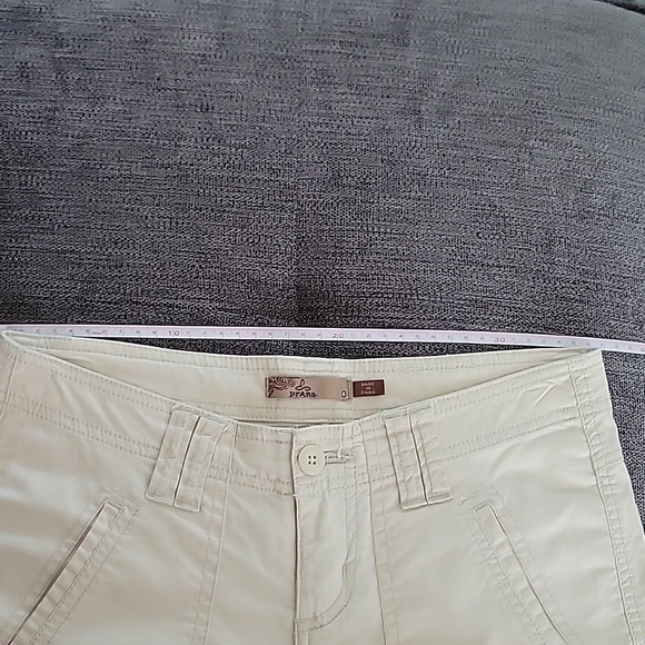 Women's Prana hiking shorts with cargo pockets - Picture 4 of 6